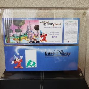 Commemorative 1992 Euro Disneyland Passport